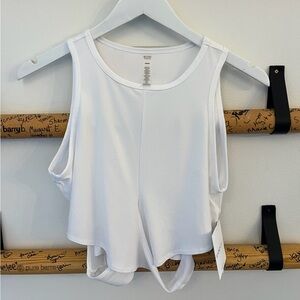 Beyond Yoga Featherweighth Embrace Cropped Tank in Cloud White. Size medium. NWT